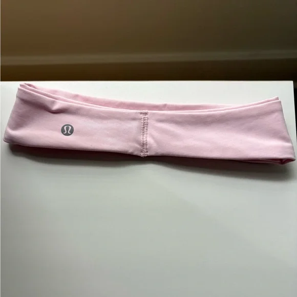 RARE Lululemon Women’s Luxtreme Training Headband Strawberry Milkshake - Picture 5 of 7